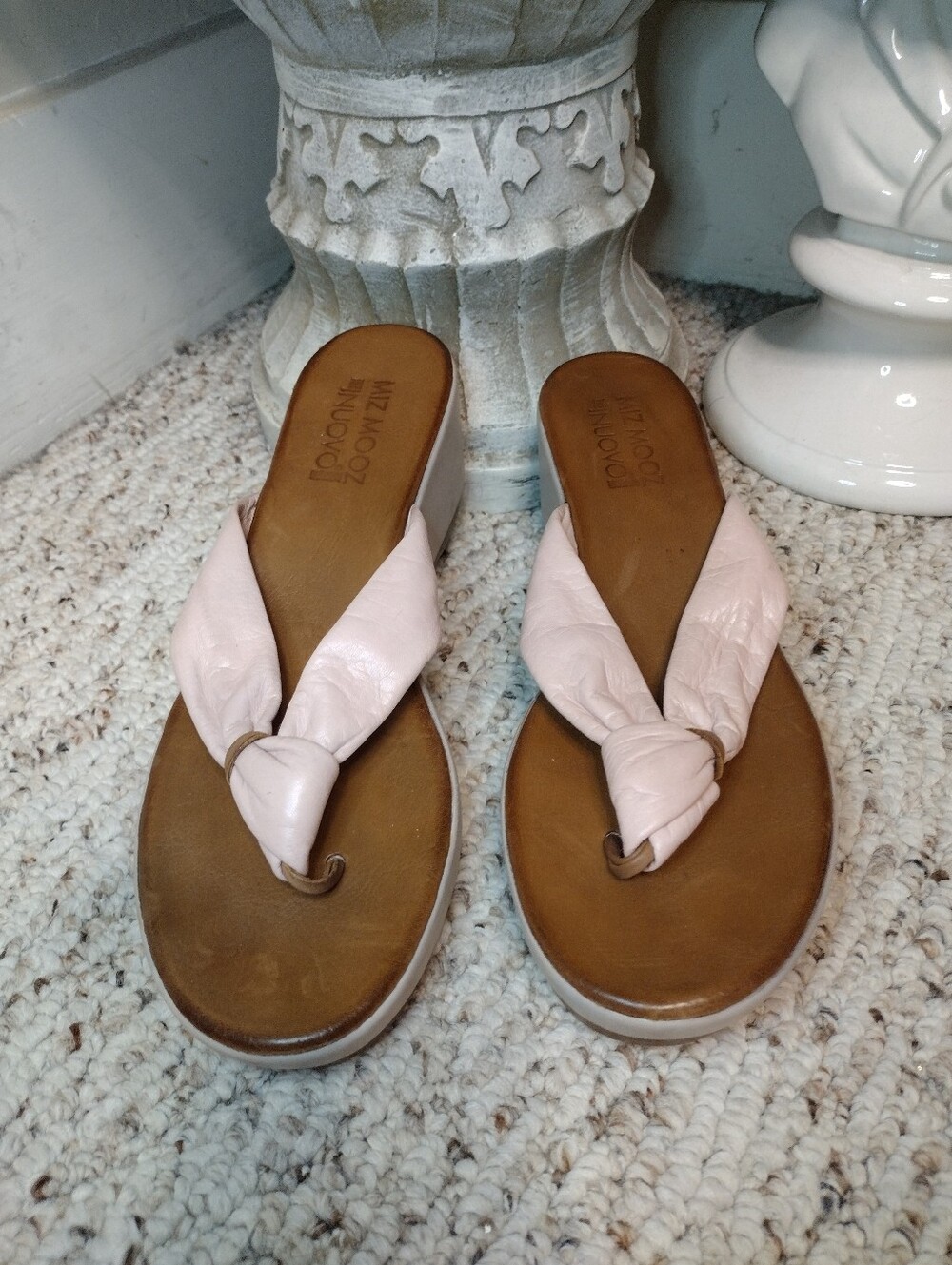 Miz Mooz Nuovo Blush Leather Platform Thong Sandals - Picture 2 of 8